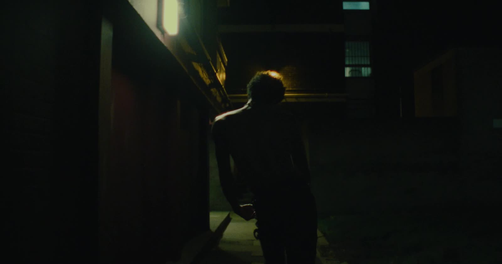 artur m. puga — bruisehug — still 1